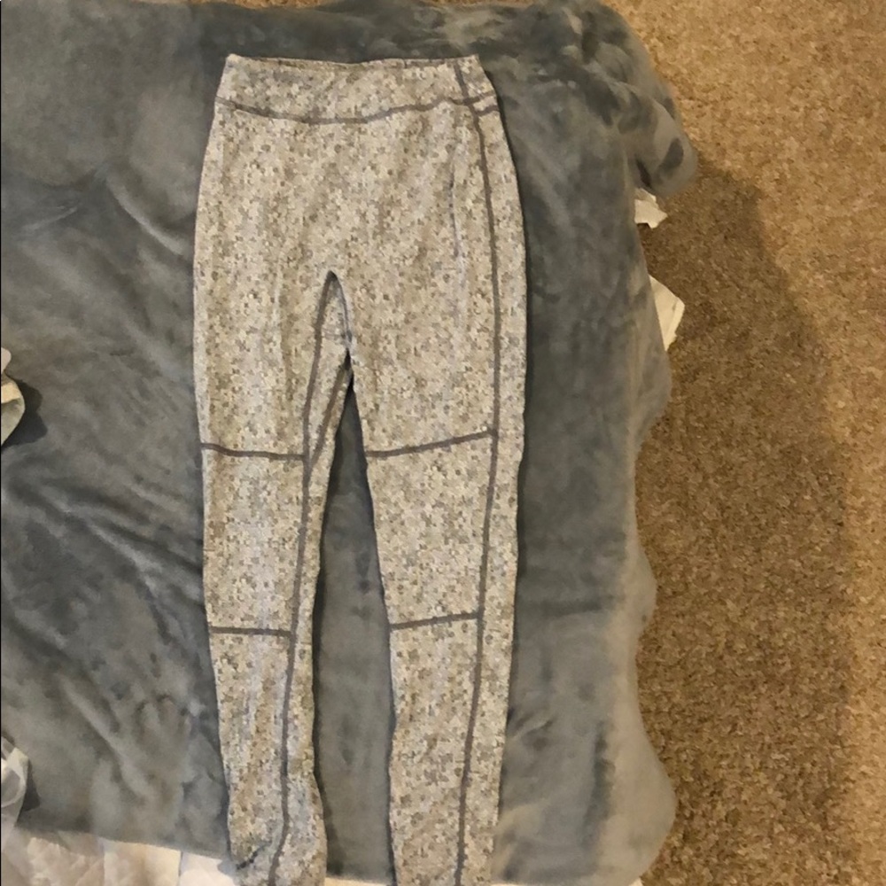 Gymshark Fleur gray Leggings